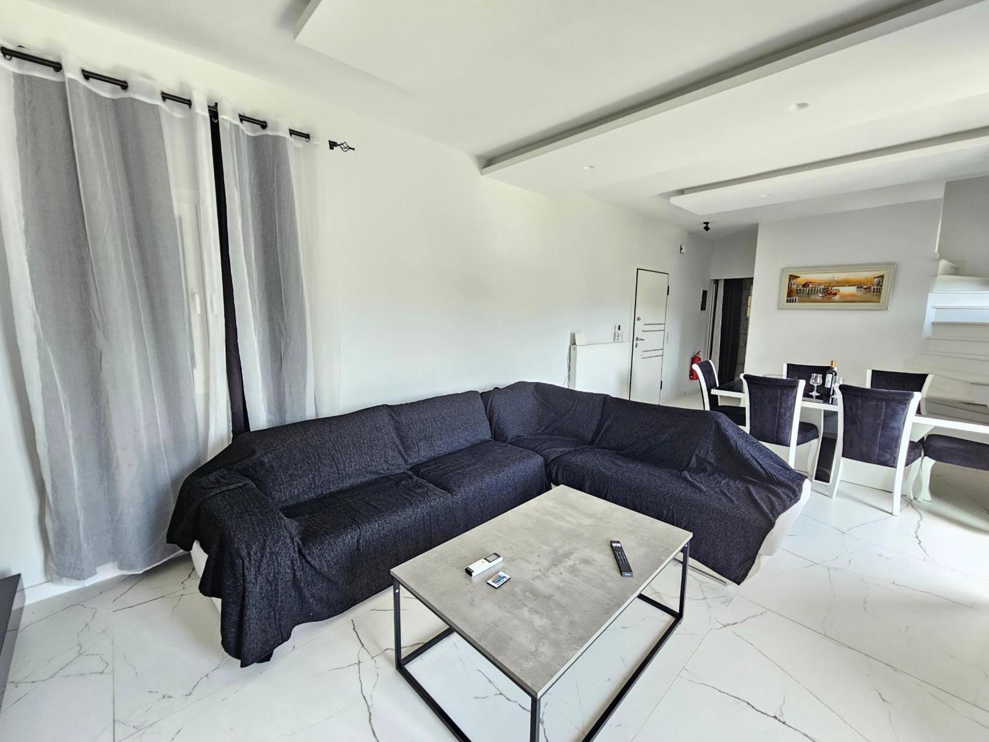イプソスGrey Luxury Houseアパートメント エクステリア 写真
